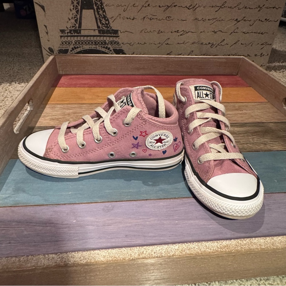 Converse Kids Pink Mid Rise High Top Sneakers w/Cute Design on heels